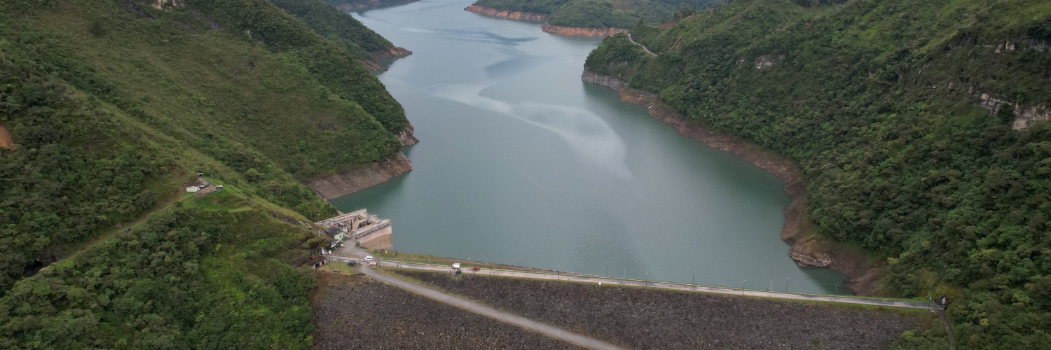 Imagen de referencia de la represa del Guavio